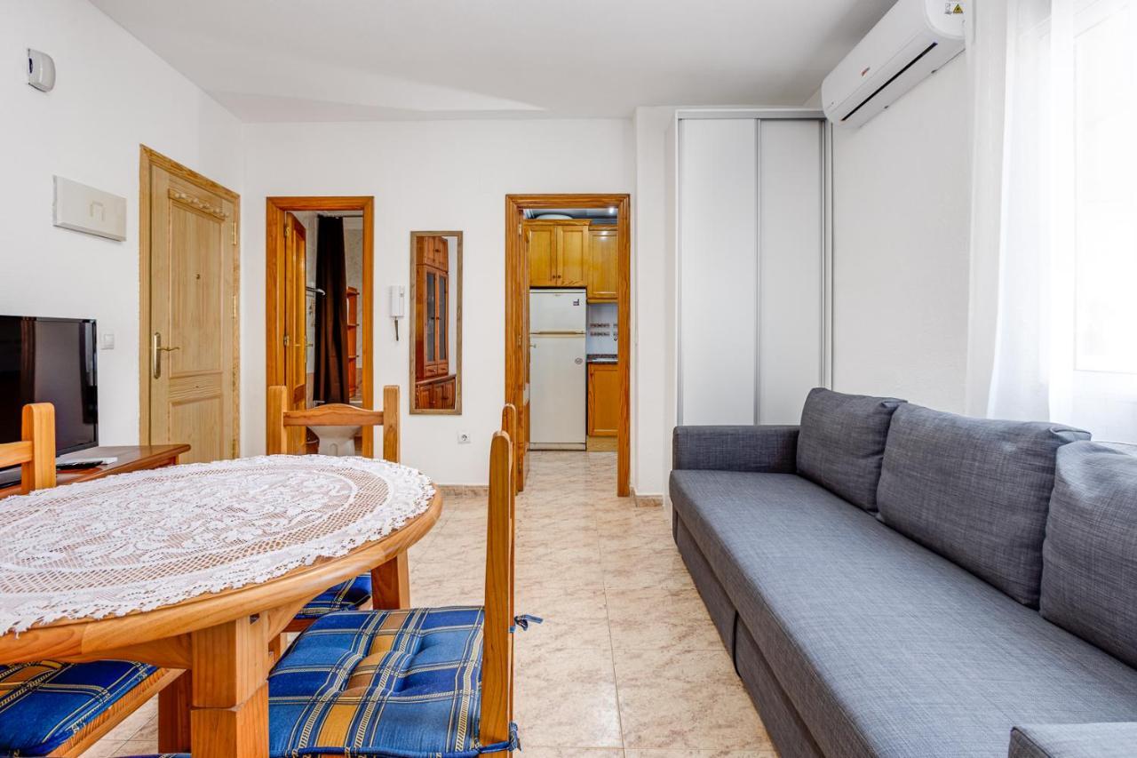 Apartment Caballero de Rodas Torrevieja Exterior foto